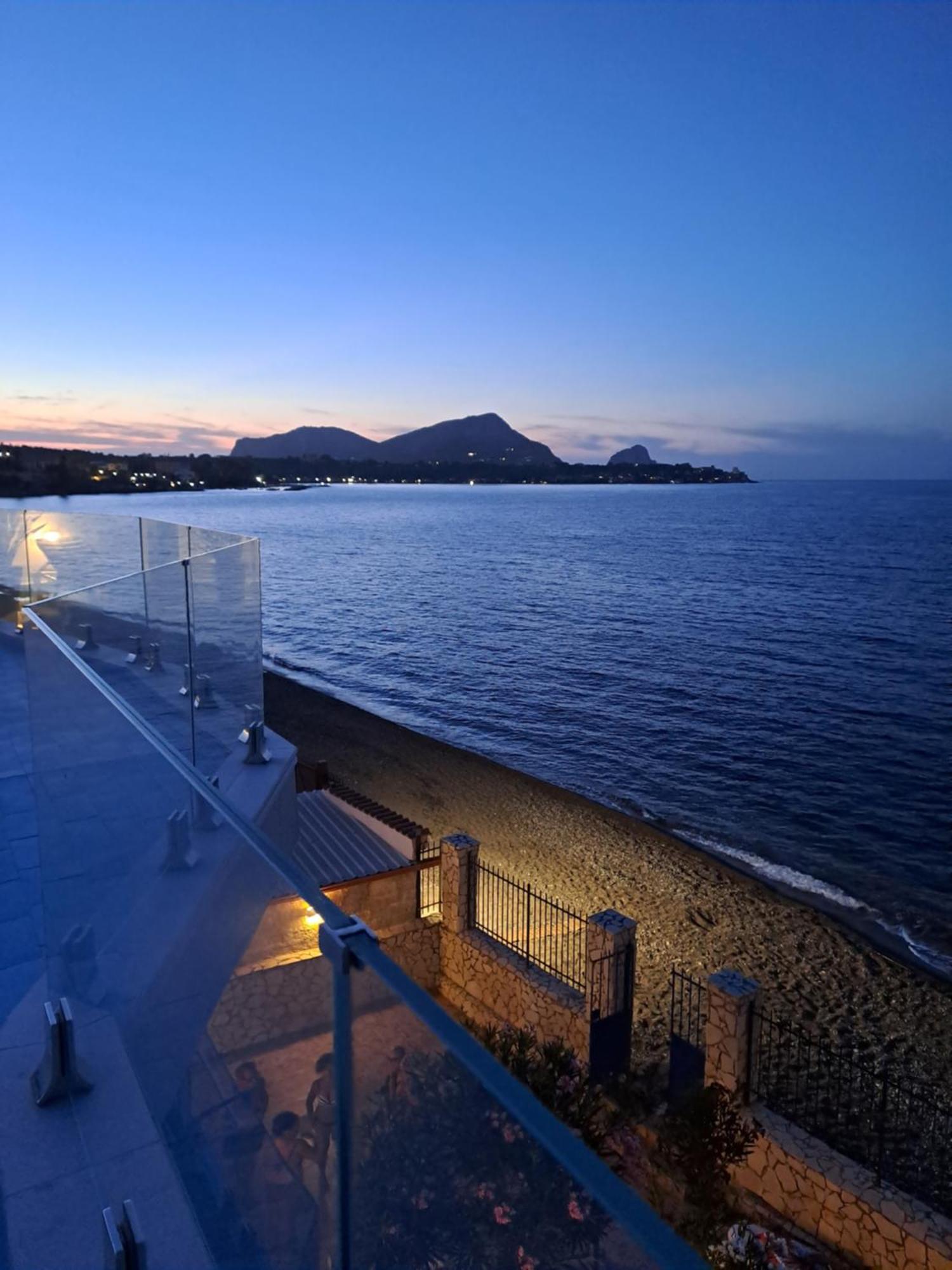 Blue Life, Sea-Luxury Rooms On The Beach Between Palermo And Cefalu' Casteldaccia Eksteriør bilde