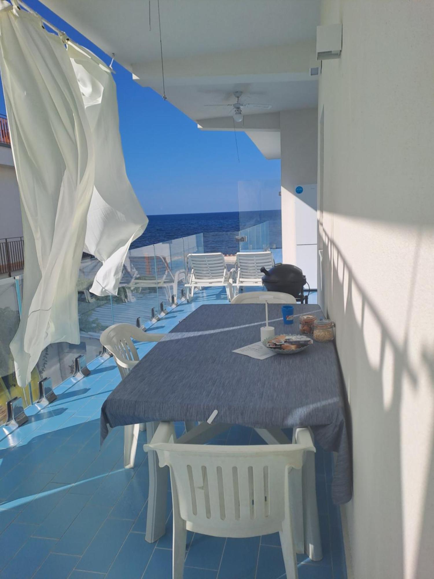 Blue Life, Sea-Luxury Rooms On The Beach Between Palermo And Cefalu' Casteldaccia Eksteriør bilde